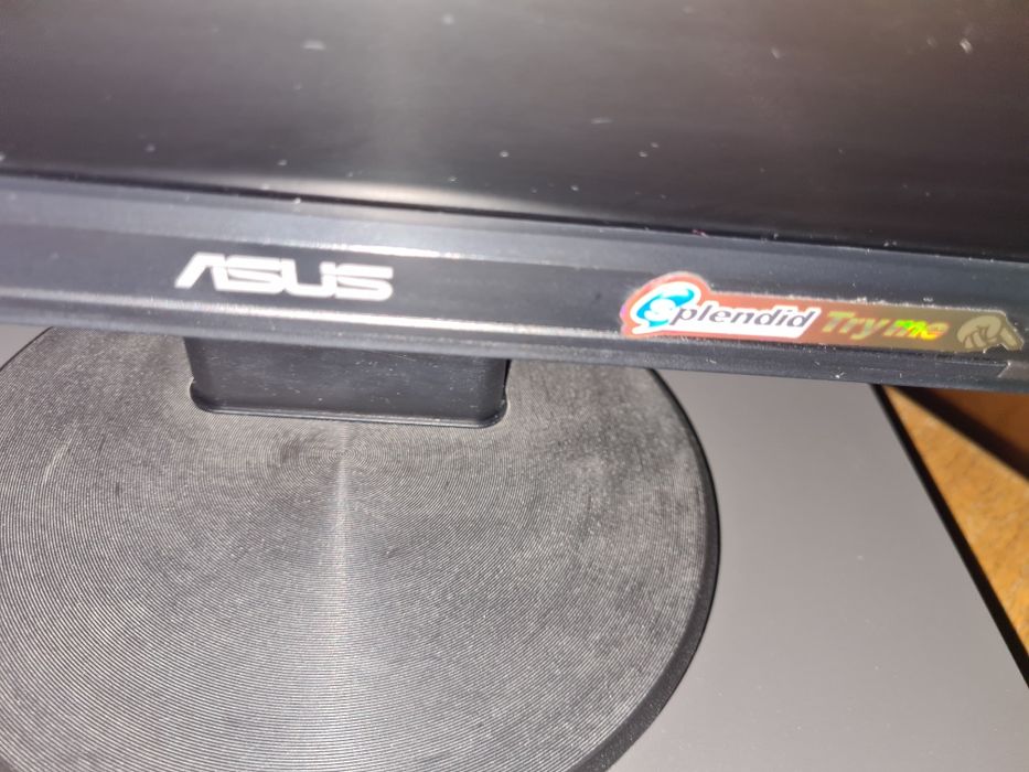 Vând assus ecran pt calculator