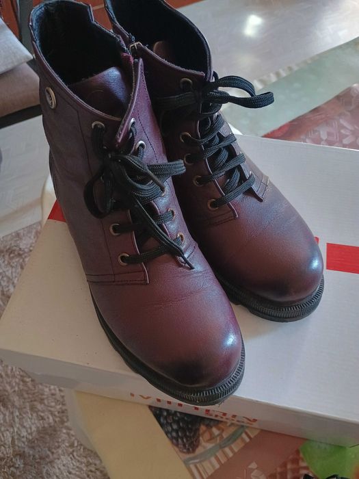 БОТИ бордо етествена кожа