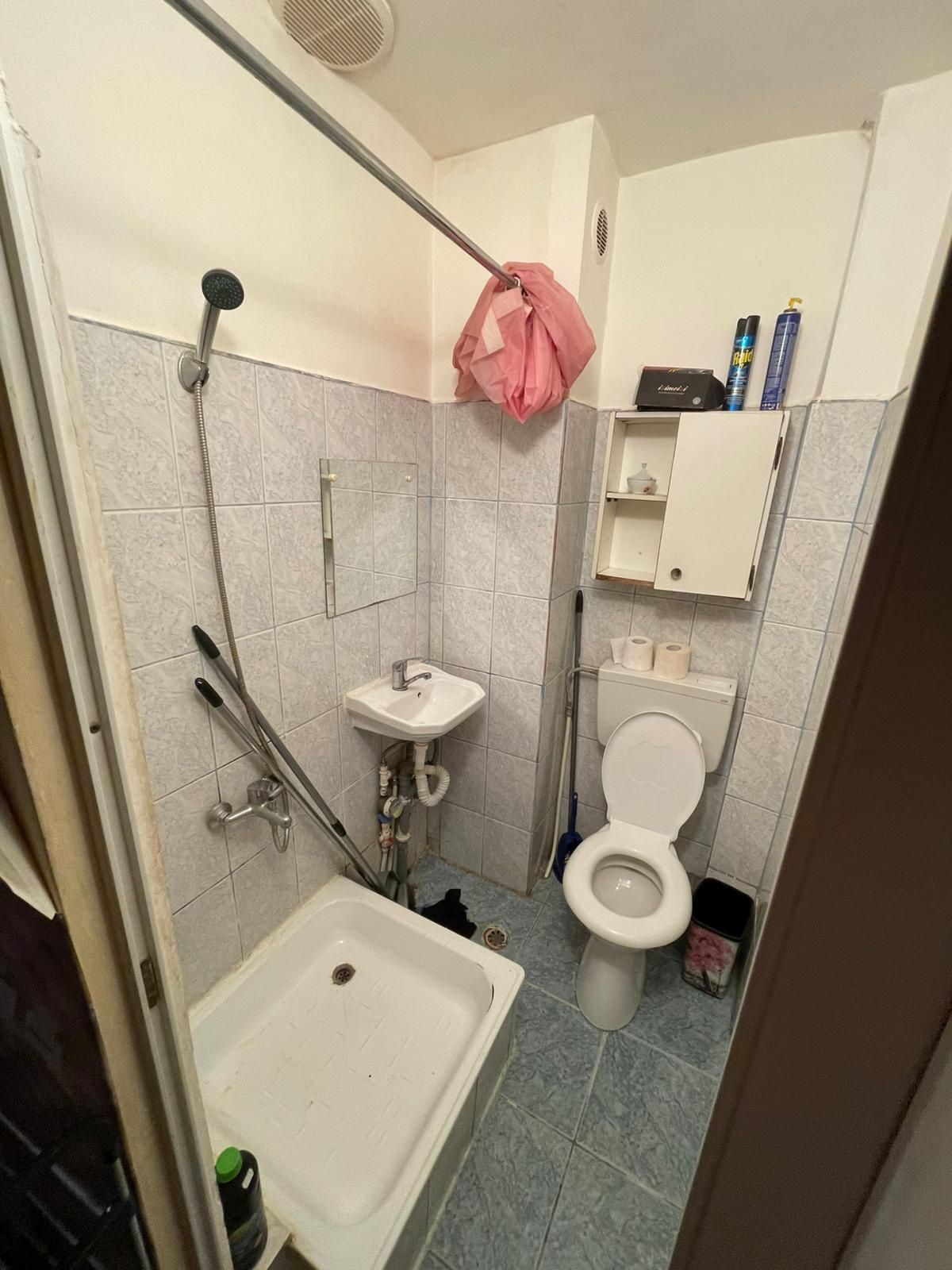 Dau în chirie garsionera