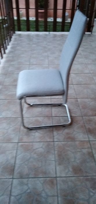 Masă de sticlă/6 scaune noi