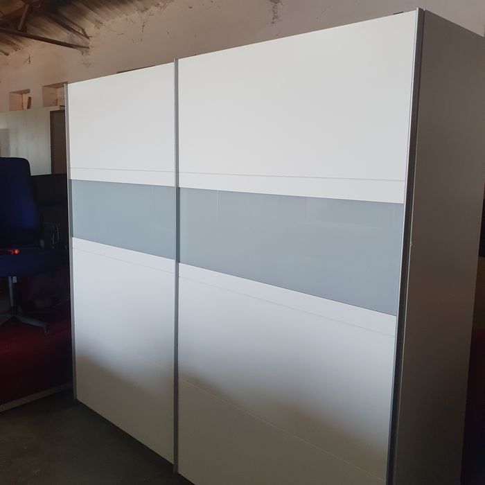 Dressing cu uși glisante