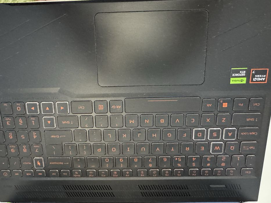 Laptop acer nitro v16 ( + cooler gratis + garantie laptop 2026 )