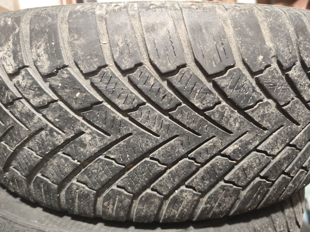 Continental Зимни гуми 2бр. 205/55 R16