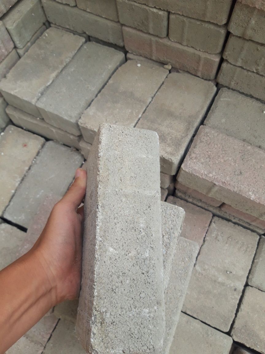 Beton g'ishtchalar. Donasi 1500 sumdan