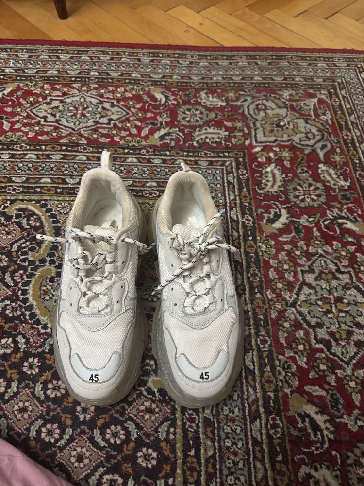 Balenciaga track