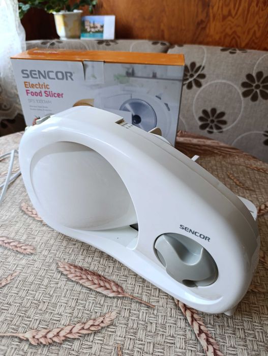 Електрическа резачка за колбаси, хляб