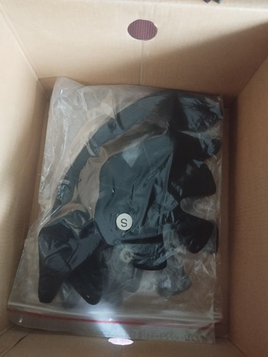 Vând cască bicicleta sixsixone mullet și mănuși piele