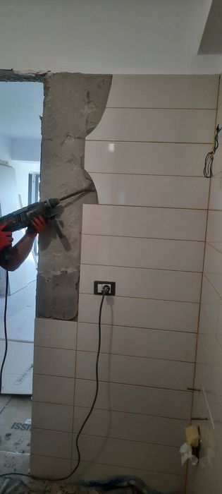 Tăieri beton armat demolari  -demolare pereți pardoseli