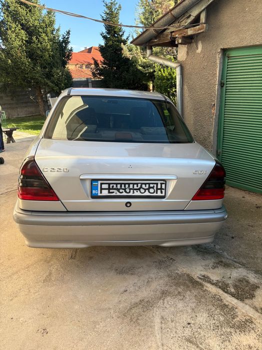 Mercedes-Benz C220