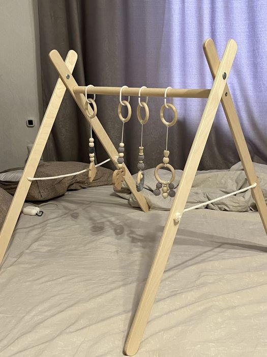 Стойка монтессори с подвесами