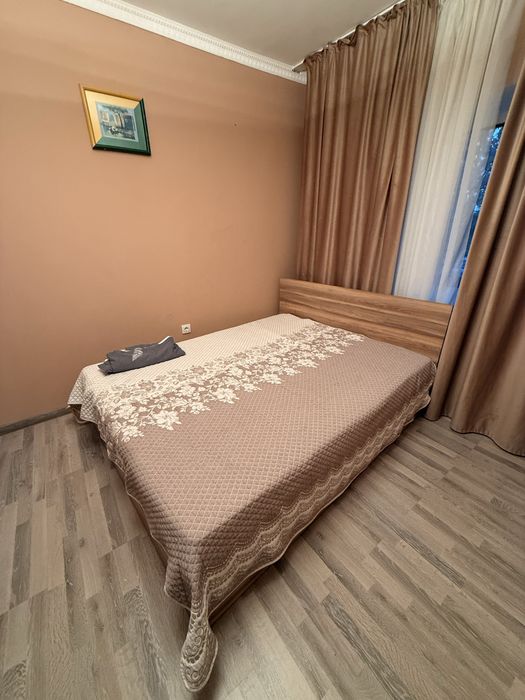 Продаю кровать и шкаф (спальный гарнитур)