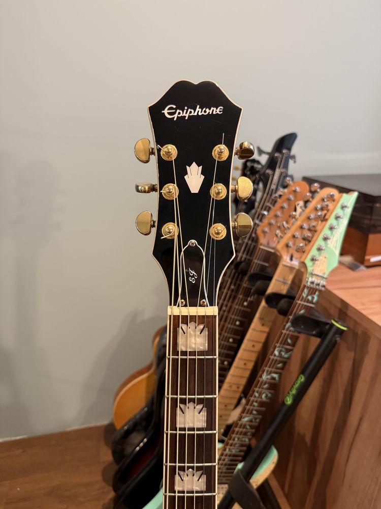 Epiphone EJ-200 Акустична китара