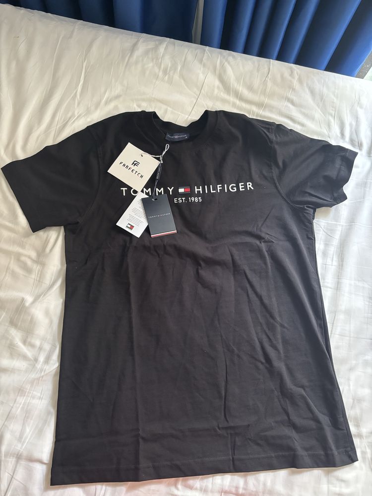 Тениска Tommy hilfiger. М