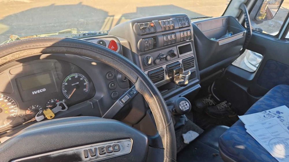 Iveco autoutilitara cu lift 18t