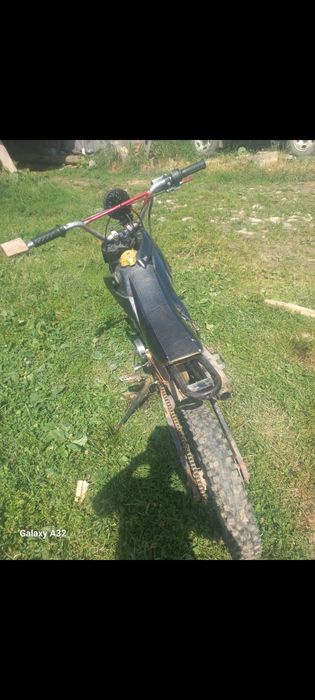 De vanzare cross și scuter