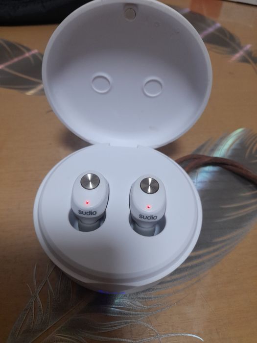 Vind caști bluetooth sudio niva