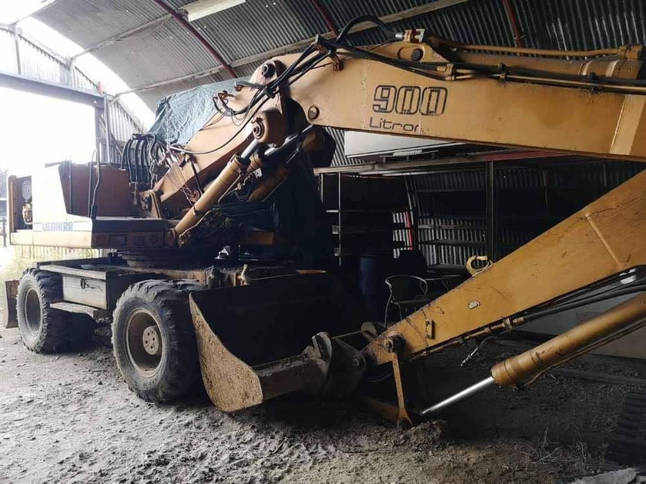 dezmembram liebherr a 900 litronic