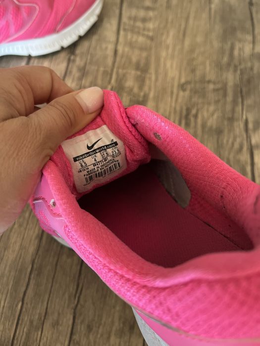 Маратонки Nike 37.5