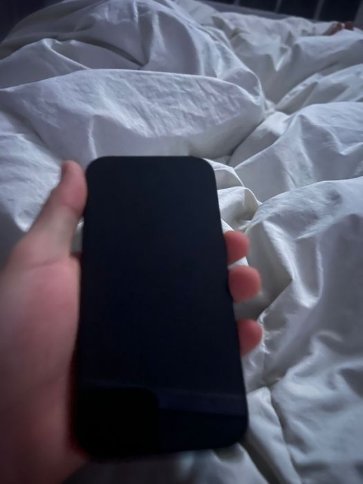 Iphone 16 128 merge bine îl am de cateva luni