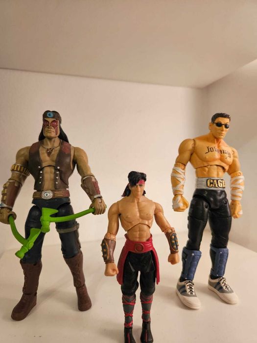 Vand diverse figurine originale de colectie