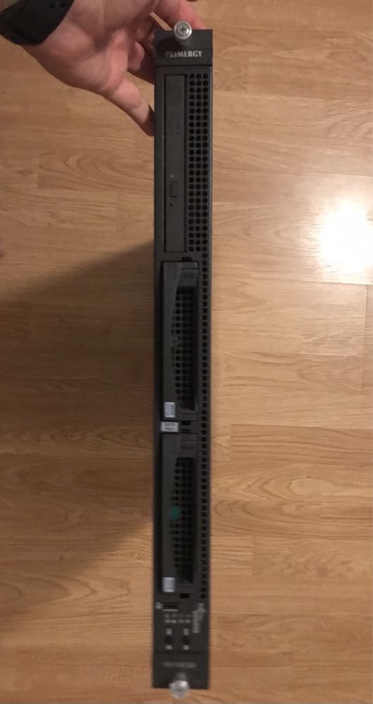 Carcasa Server 1U + rails pentru rack
