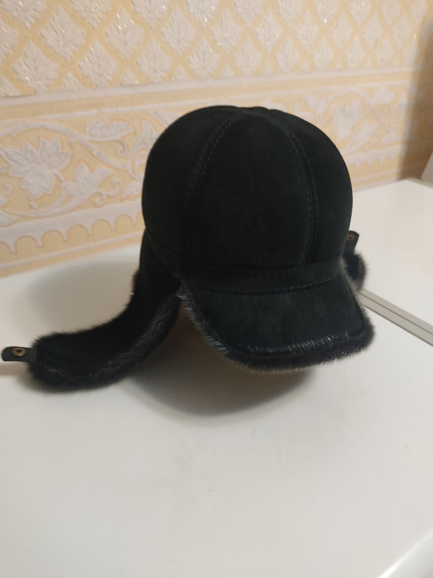 Красивая шапка (кепка) из нерпы. Продам.