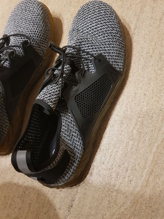 Работни обувки с метално бомбе