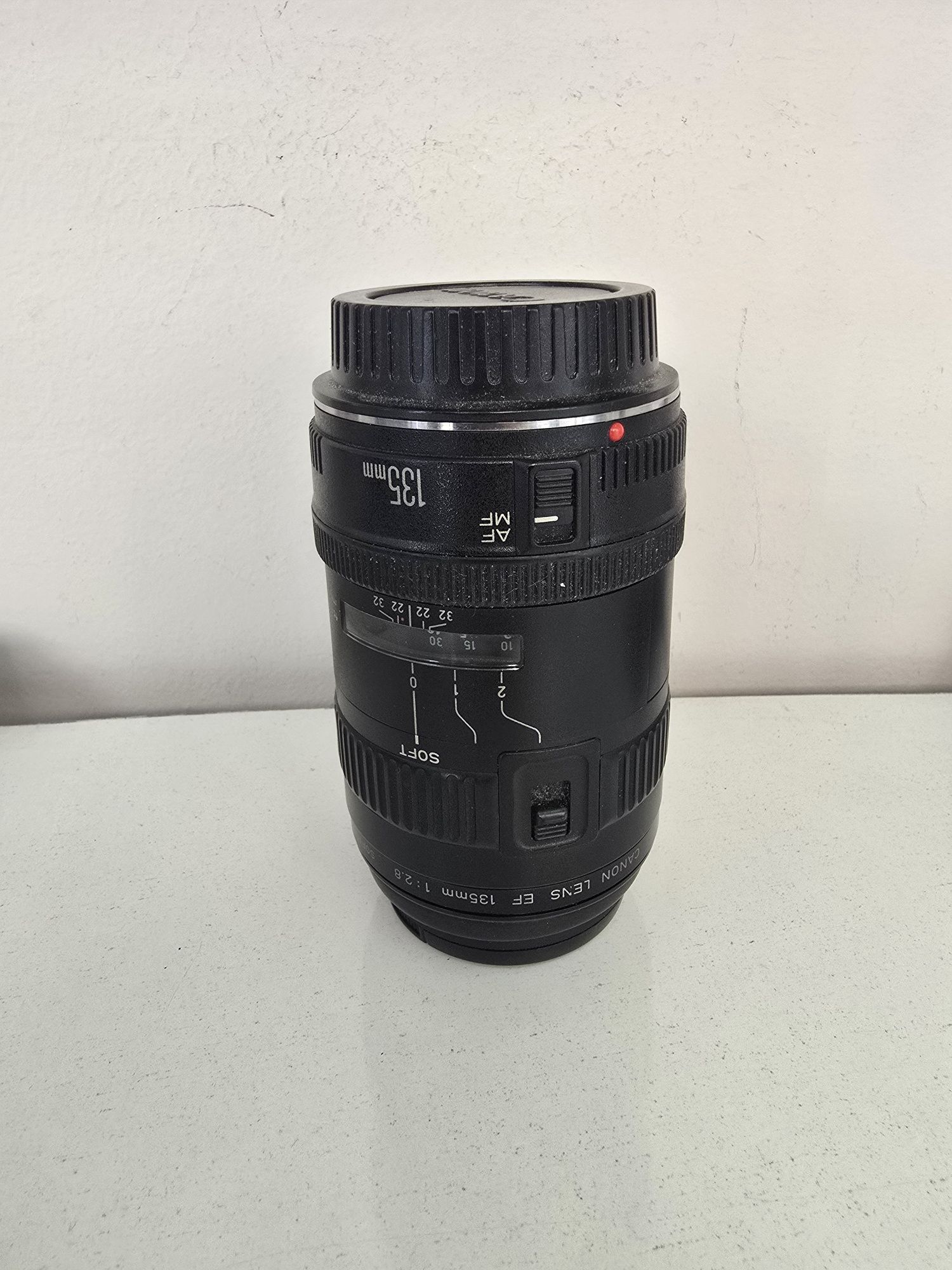 Обектив Canon Lens EF 135mm 1:2.8
