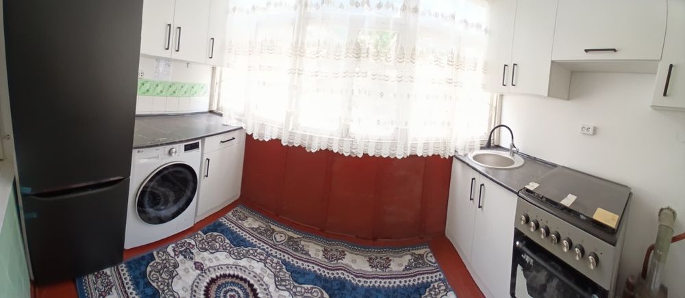 Калининский массивда квартира  ижарага берилади