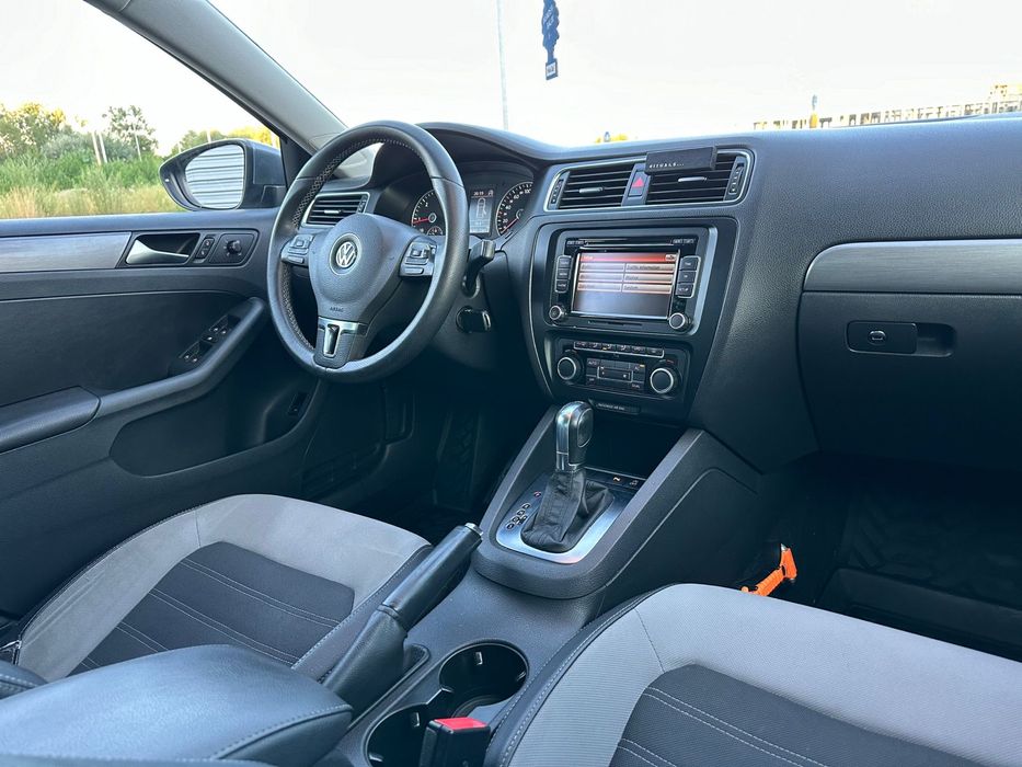 VW jetta 1.6 TDI / euro5 / 2012/ clima / navigatie/ DSG