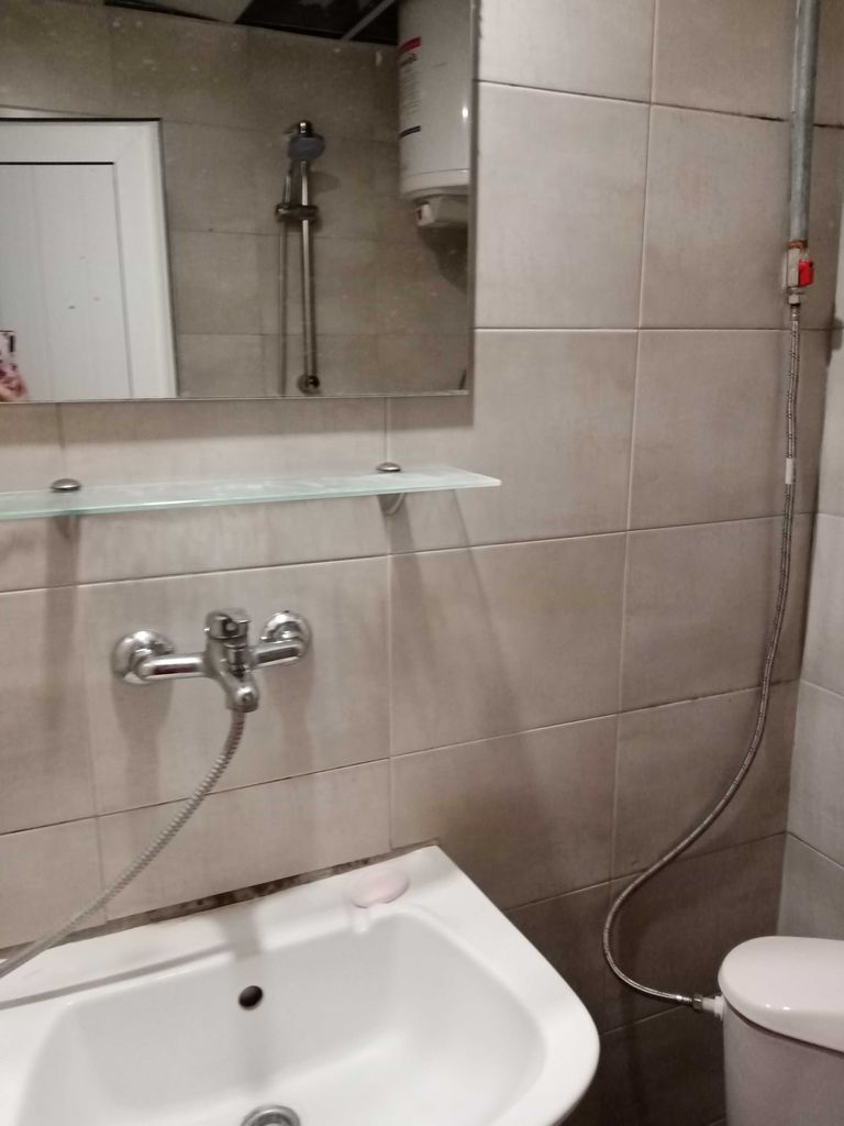 Дава се под наем Двустаен апартамент в Русе, Център - 75 кв.м за 336.6 € - Снимка #4