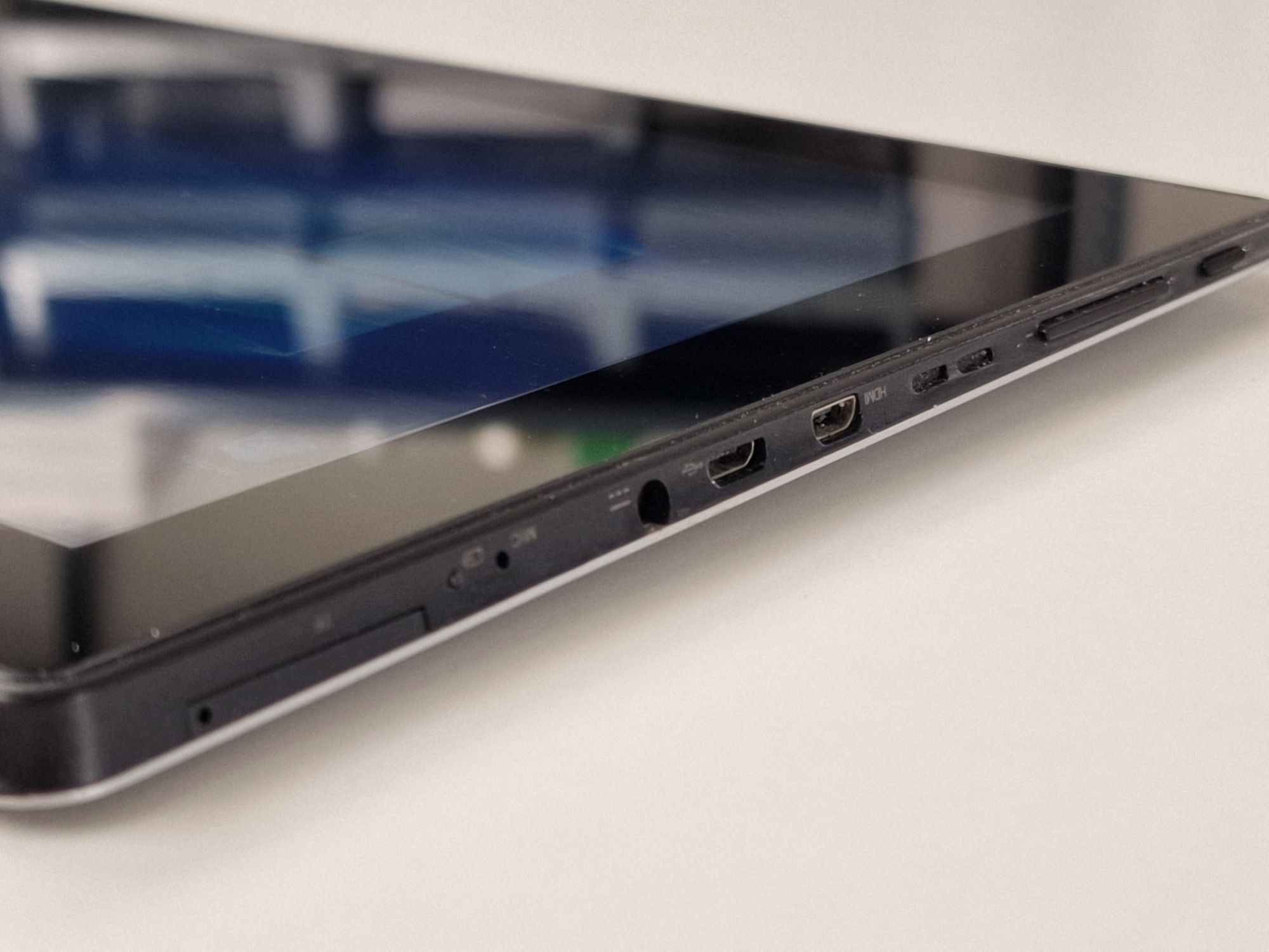 Таблет Lenovo IdeaPad MIIX 310 64GB Сребрист с Windows 10 Pro