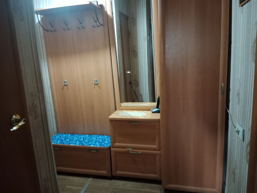 Продам прихожую , самовывоз