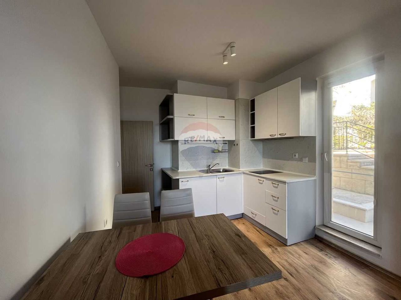 Продава се Двустаен апартамент в Бяла - 67 кв.м за 941 €/кв.м - Снимка #1