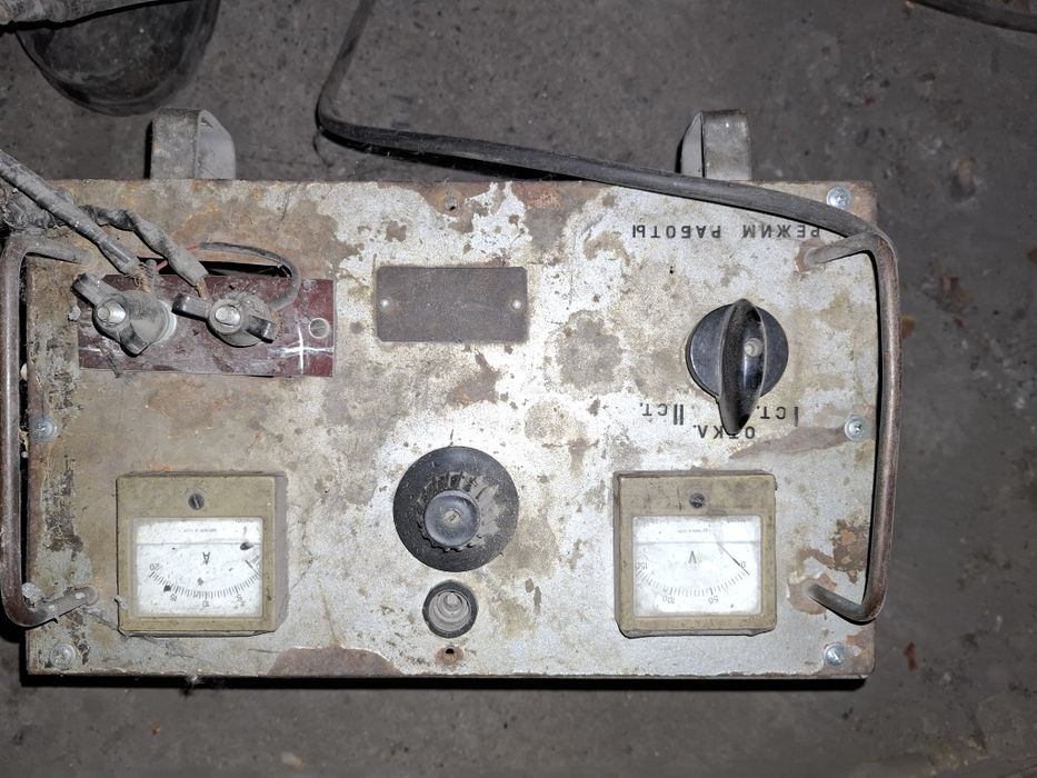 Продам 2 шт зарядых устройства