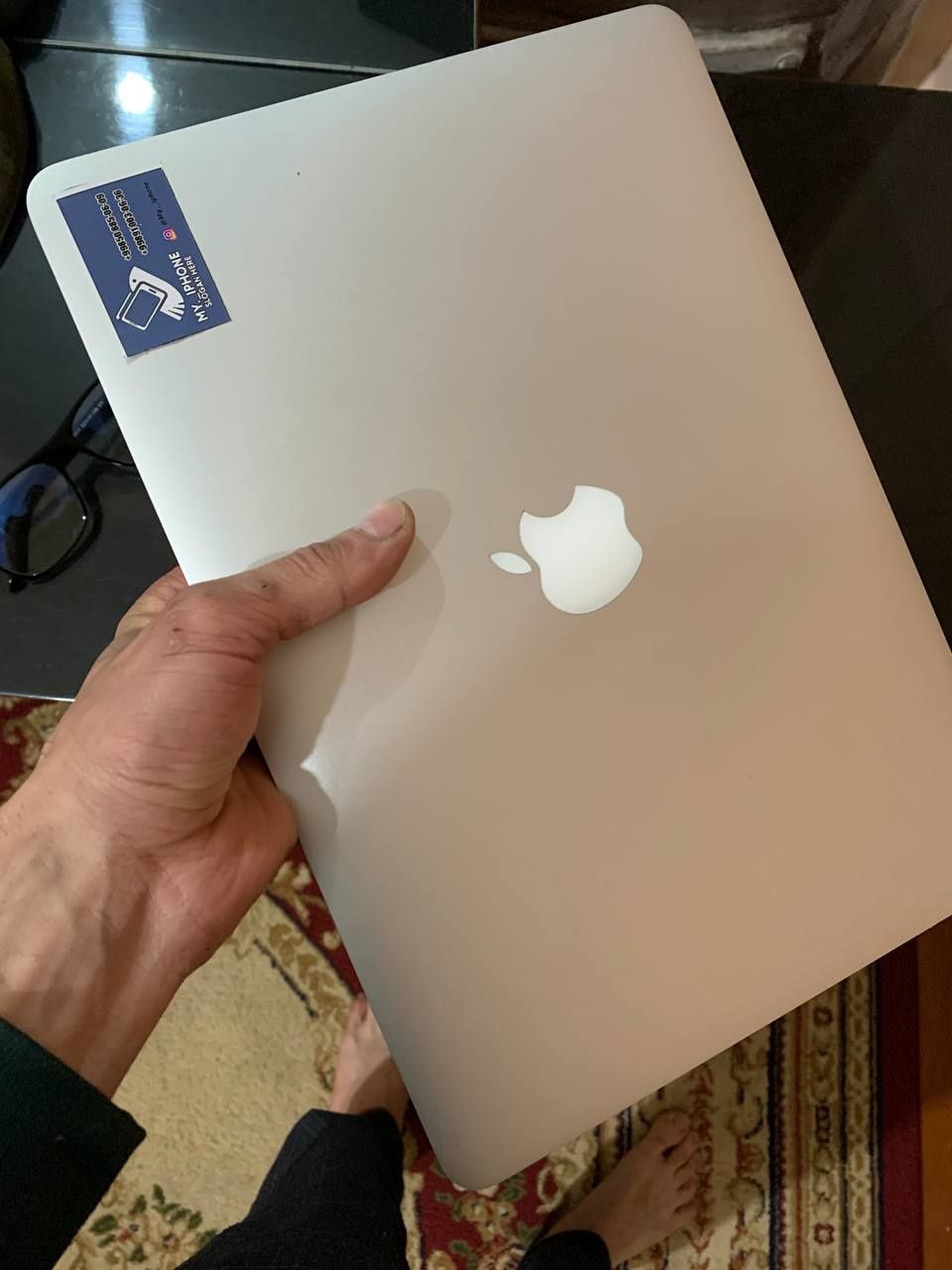 Macbok pro.     8