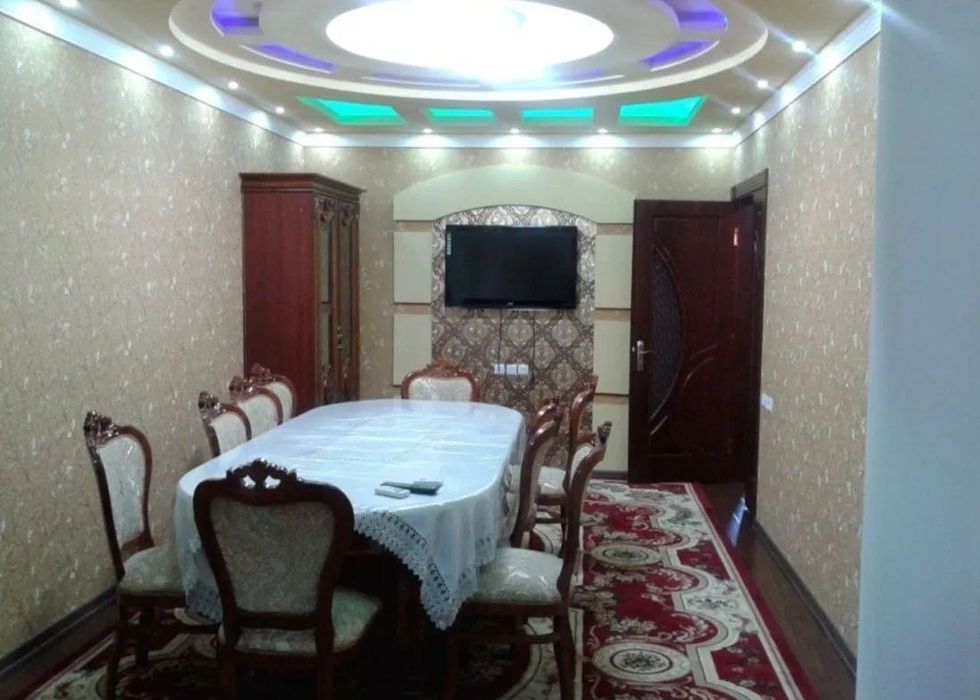 #1006

2/4/4 Дархан 
Тамара Ханум 
Спецплан 85кв.