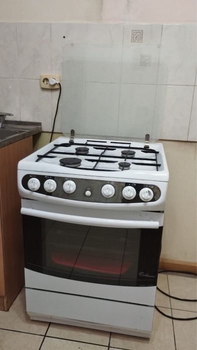 Продам газ плиту Kaiser