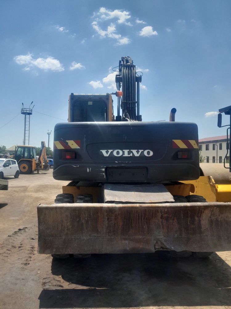ekskavator volvo 140