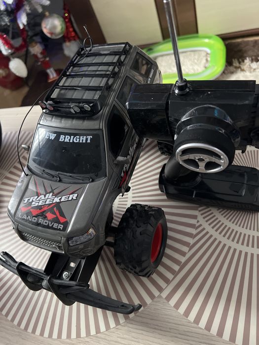 Masinuta cu telecomanda land rover
