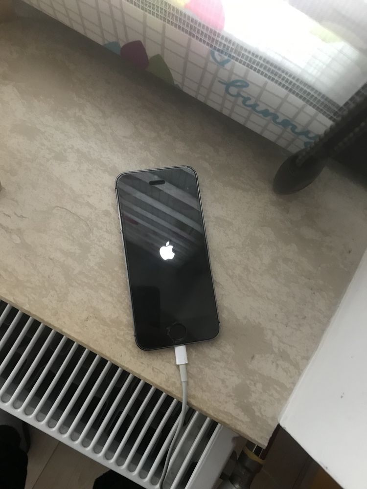 iPhone 5s 16gb (ЗА ЧАСТИ)