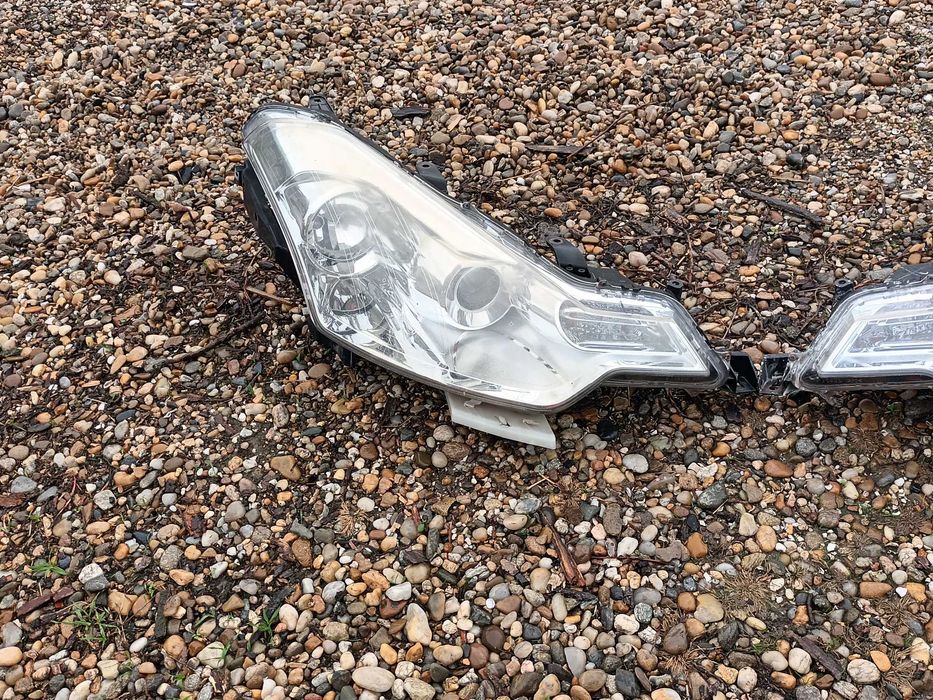 ляв и десен фар за ситроен ц кросер 07 - 12 CITROEN C CROSSER