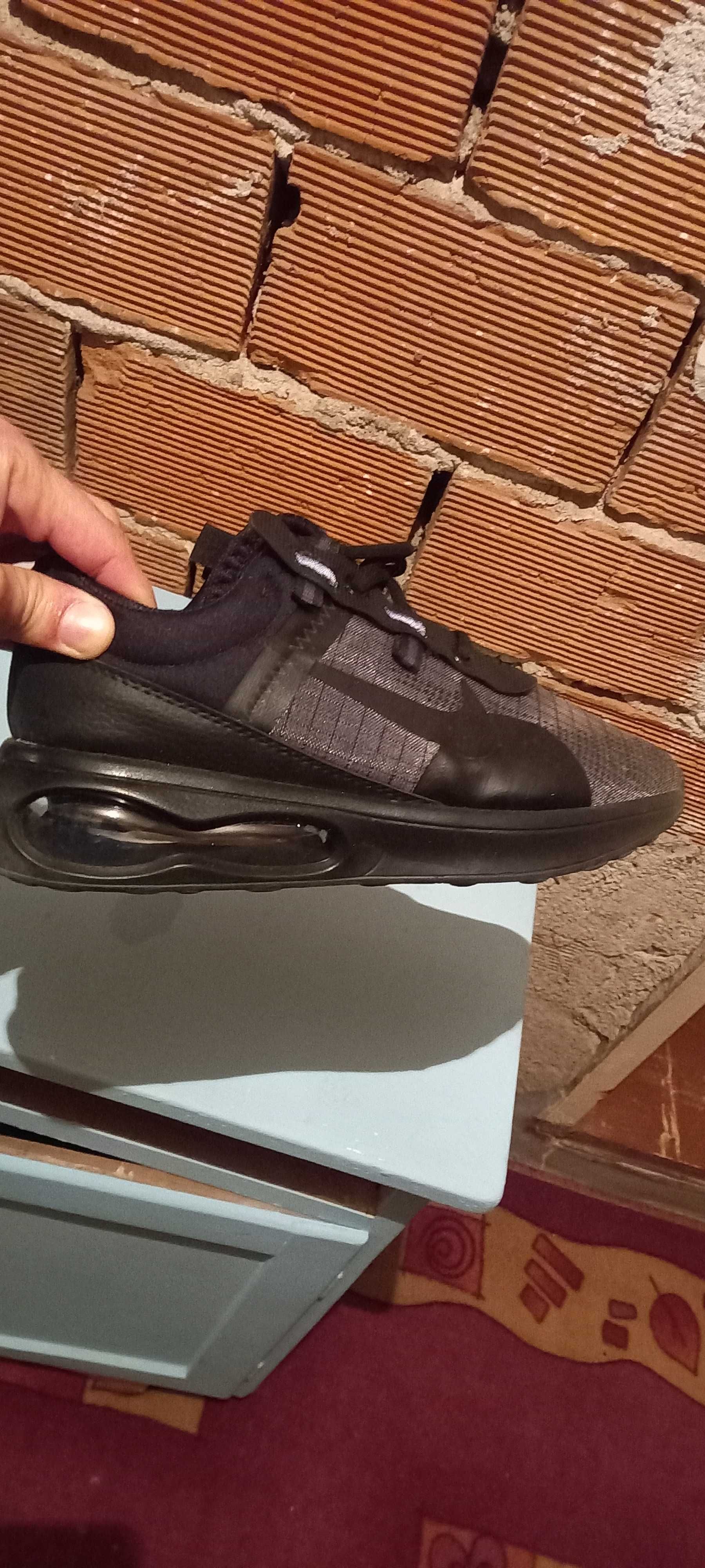 NIKE 41 номер по етикет но отговарящи на 41