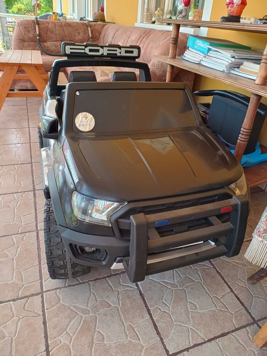 Masinuta electrica cu telecomanda