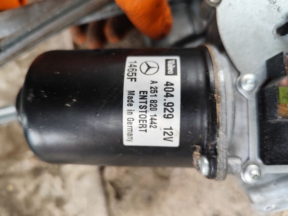 Механизъм чистачки Mercedes R class W251