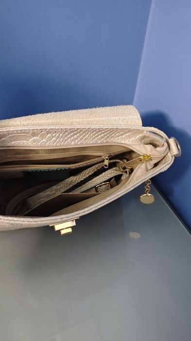 Дамска чанта (цвят бежов)