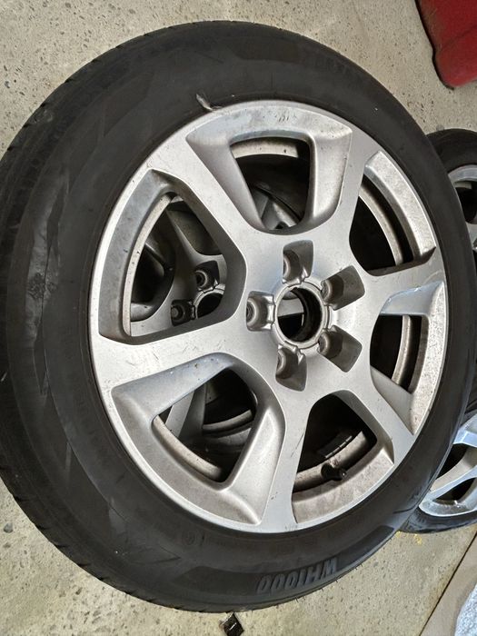 Vând jante aliaj R16 + cauciucuri iarna