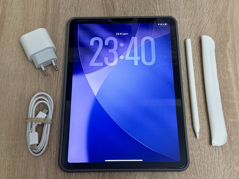 iPad Air 4 + стилус + чехол — отличное состояние