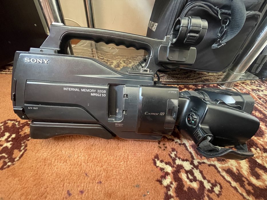 Sony DCR-SD1000.