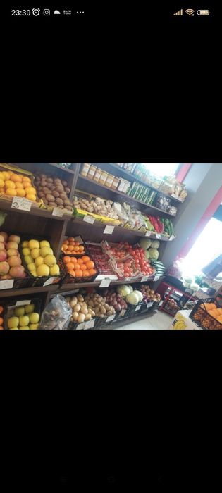 Продавам 2 бр.стелажи.